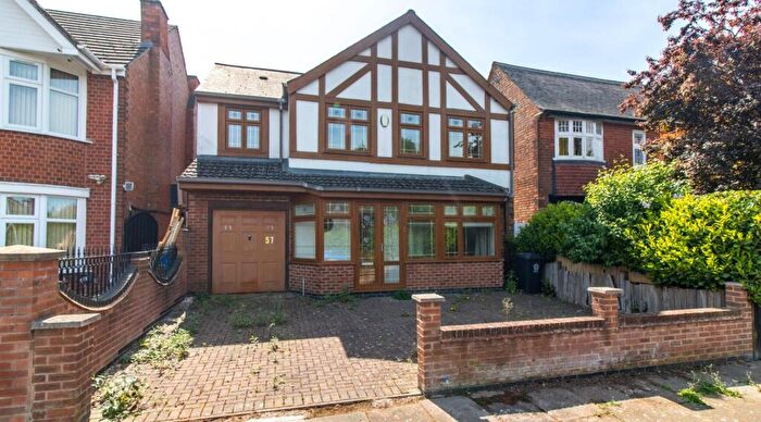 4 Bedroom Detached House For Sale In Meredith Road, Leicester, LE3