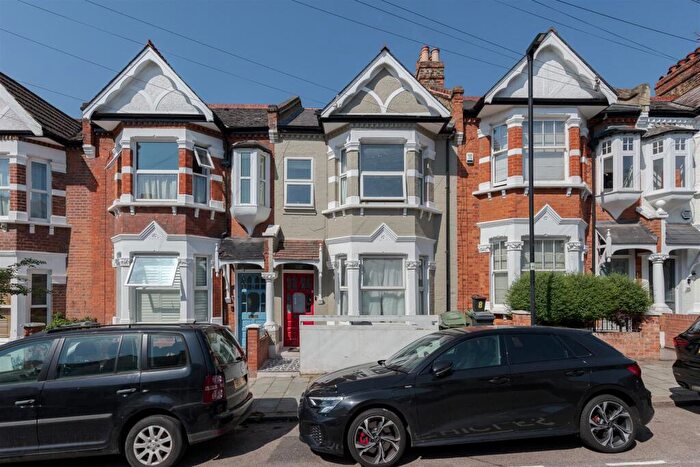 6 Bedroom House To Rent In Tulsemere Road, London, SE27