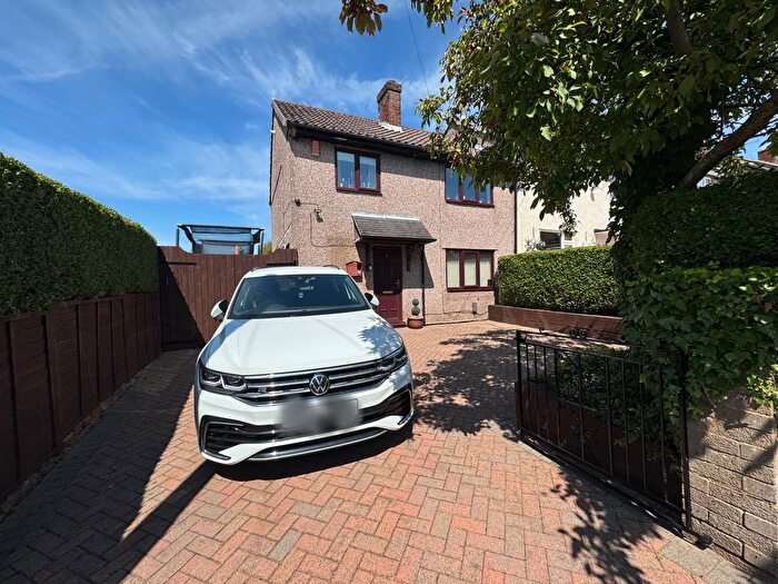 3 Bedroom Semi-Detached House For Sale In Hillside Road, Baddeley Green, Stoke-On-Trent, ST2