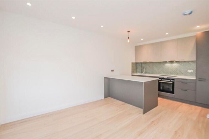 2 Bedroom Flat To Rent In Sunny Gardens Road, Hendon, NW4