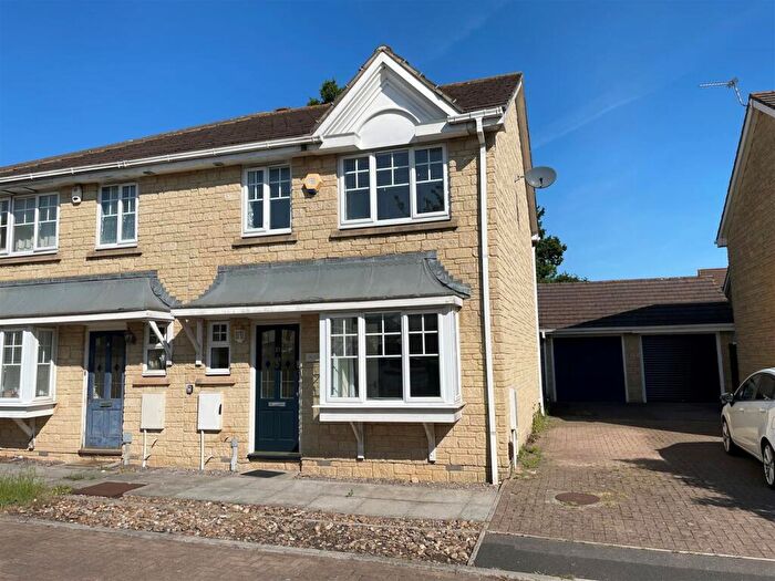 3 Bedroom Semi-Detached House To Rent In Diana Gardens, Bradley Stoke, BS32