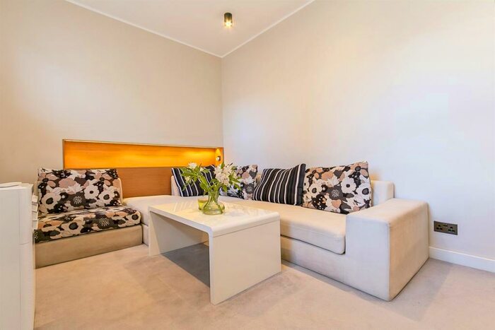 1 Bedroom Flat To Rent In West Hill Road, Bournemouth, BH2