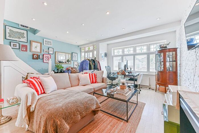 3 Bedroom Property For Sale In Norbury Rise, Norbury, London, SW16