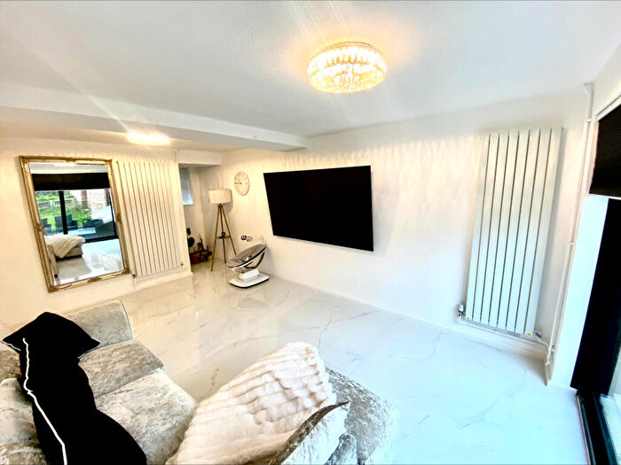 2 Bedroom Apartment To Rent In Hawthorn Road, Sudbury, CO10