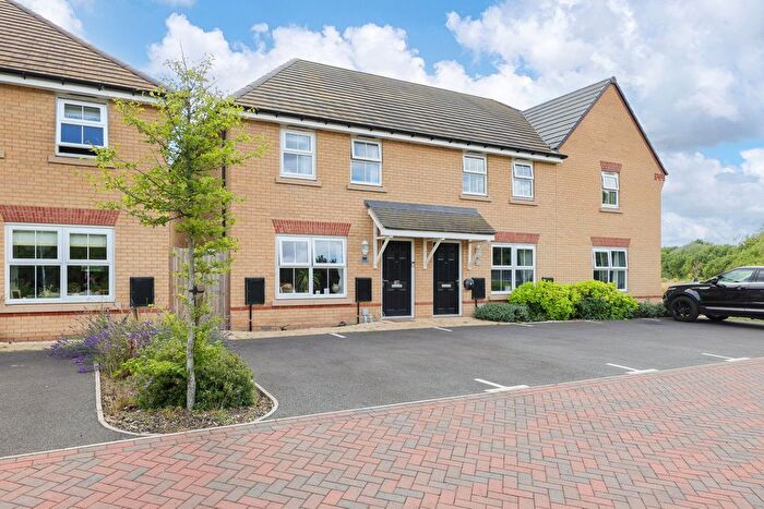 3 Bedroom End Of Terrace House For Sale In Turnpike Close, Needingworth, Cambridgeshire, PE27