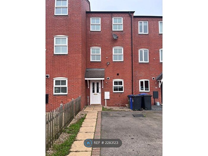 4 Bedroom Terraced House To Rent In Deer Close, Grange Park, Northampton, NN4