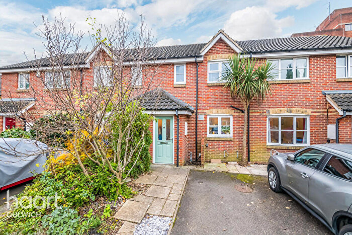 2 Bedroom Terraced House For Sale In Shaw Road, London, SE22