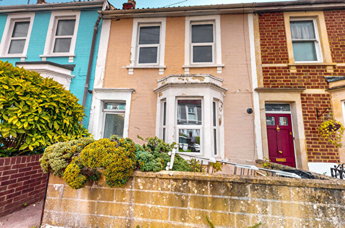 5 Bedroom House To Rent In Clarence Place, BA1