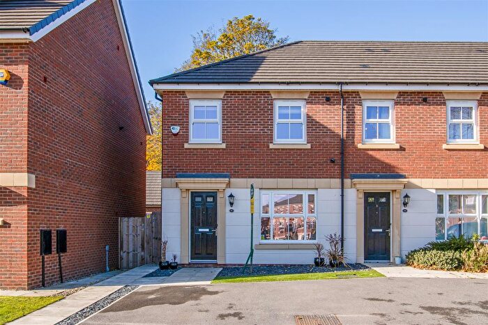 3 Bedroom End Terrace House For Sale In Butler Way, Wakefield, WF1