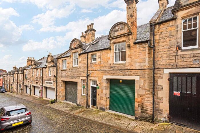 4 Bedroom Town House To Rent In Rothesay Mews, New Town, Edinburgh, EH3