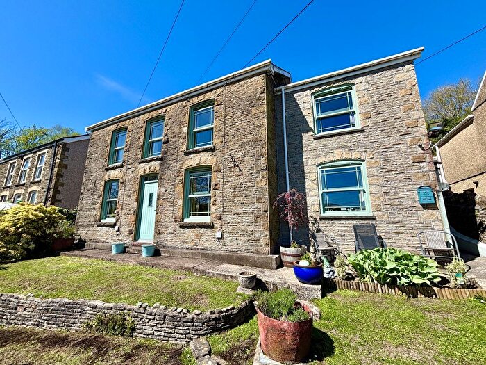 4 Bedroom Detached House For Sale In Swansea Road, Pontardawe, Swansea., SA8