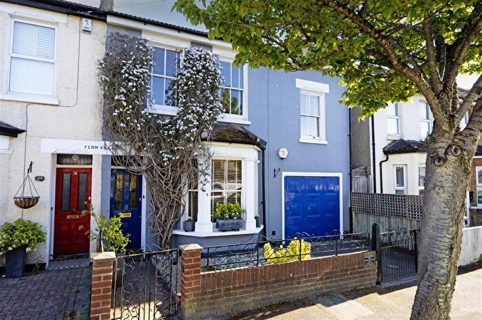 4 Bedroom Semi Detached House For Sale In Newark Road, South Croydon, CR2