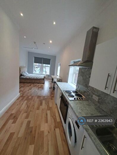 Studio To Rent In The Limes, Nottingham, NG5