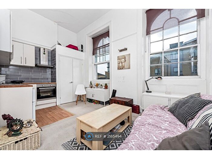 Studio To Rent In North Road, London, N7