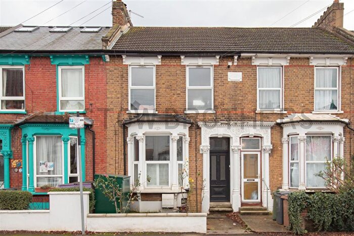 2 Bedroom Flat To Rent In Albert Road, London, E17