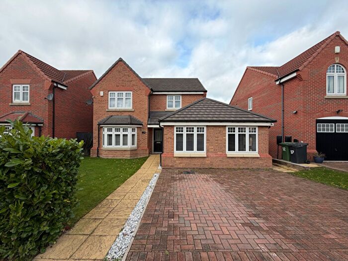 4 Bedroom Detached House For Sale In Amberwood Chase, Dewsbury, West Yorkshire, WF12