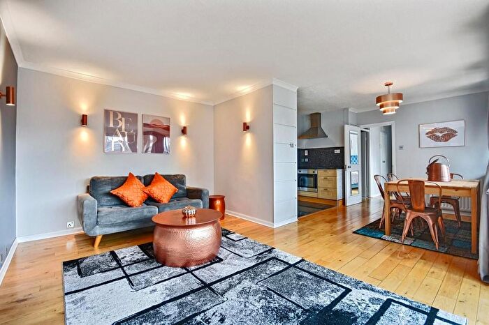 1 Bedroom Flat To Rent In Thayer Street, Marylebone, London, W1U