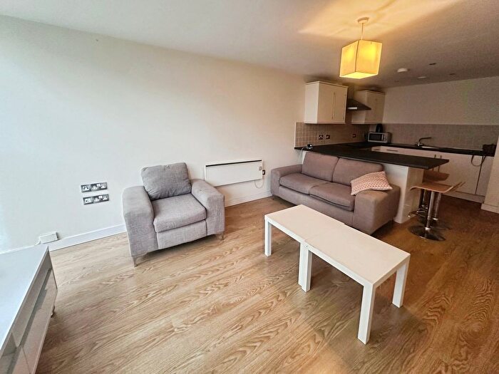 2 Bedroom Flat To Rent In Pall Mall, Liverpool, Merseyside, L3