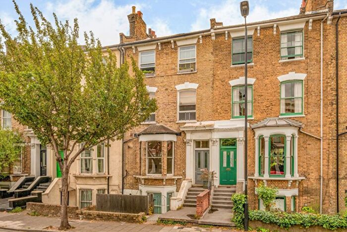 2 Bedroom Flat For Sale In Graham Road, Hackney Central, E8