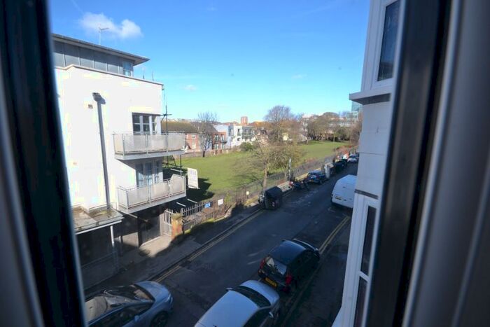 Studio To Rent In Dorset Gardens, BN2