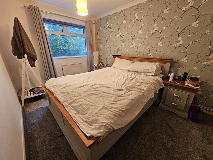 3 Bedroom House To Rent In Elmhurst Gardens, Leeds, LS17