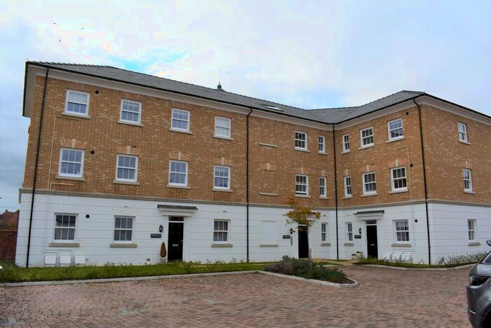 3 Bedroom Flat To Rent In Brimsmore, Yeovil, BA21