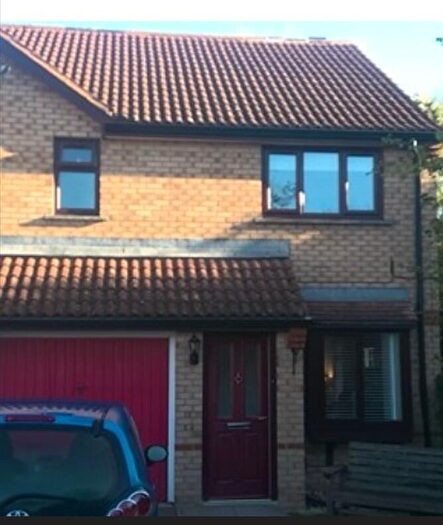 3 Bedroom House To Rent In Cropton Rise, Milton Keynes, Buckinghamshire, MK4
