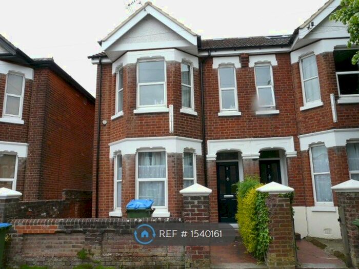6 Bedroom Semi-Detached House To Rent In Harborough Road, Southampton, SO15