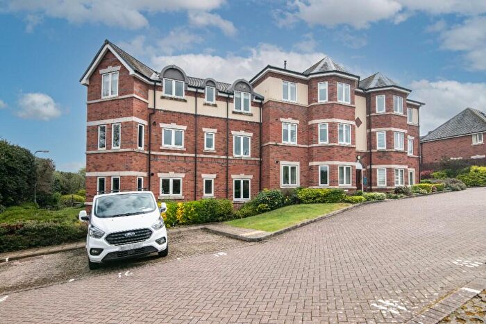 2 Bedroom Apartment For Sale In Stratford Gardens, Bromsgrove, Worcestershire, B60