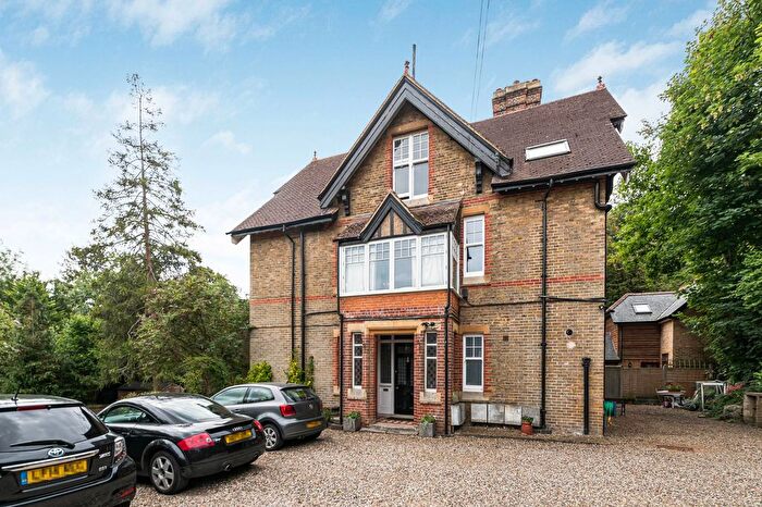 2 Bedroom Flat For Sale In Hayes Lane, Kenley, CR8