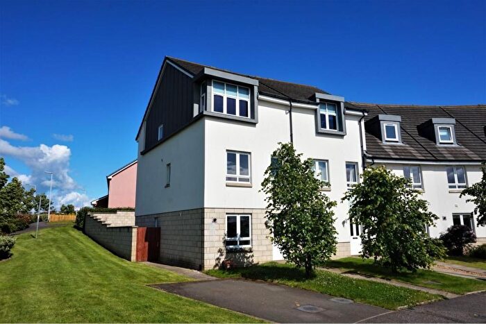 4 Bedroom End Of Terrace House For Sale In Merlin Drive, Dunfermline, KY11