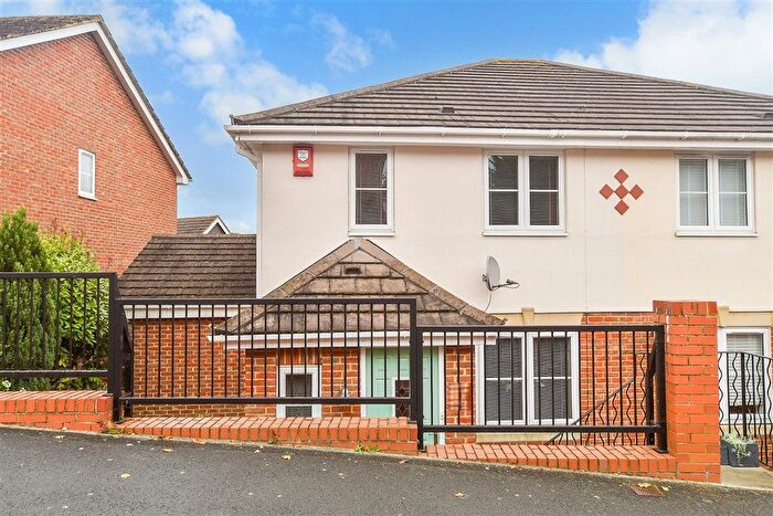 3 Bedroom Semi-Detached House For Sale In Bridge Farm Road, Uckfield, East Sussex, TN22