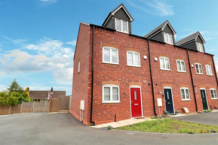 3 Bedroom Semi Detached House For Sale In Shropshire Drive, Kidsgrove, ST7