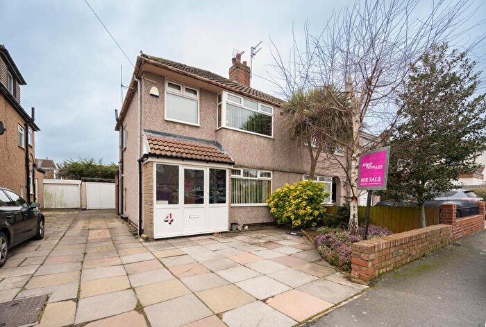 3 Bedroom Semi Detached House For Sale In Mayfayre Avenue, Liverpool, L31