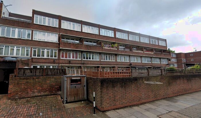 4 Bedroom Flat To Rent In Carey Gardens, London, SW8