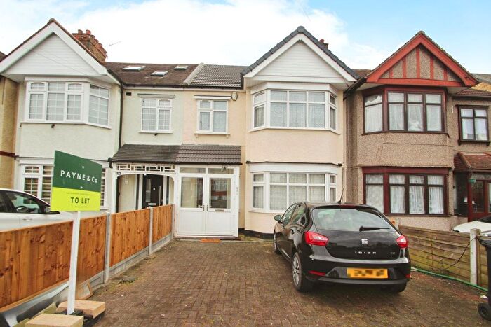 3 Bedroom Maisonette To Rent In Spearpoint Gardens, Aldborough Road North, Ilford, IG2