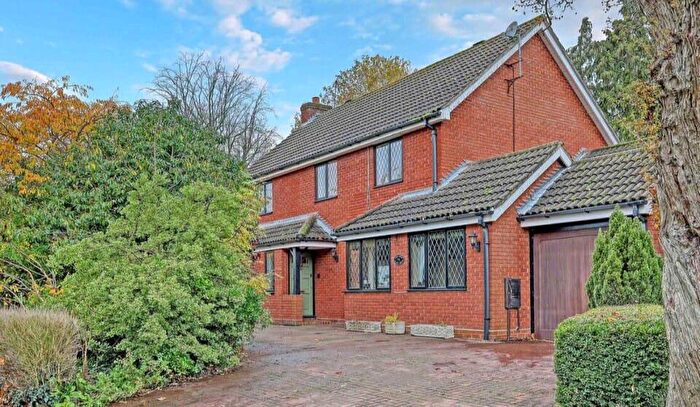 4 Bedroom Detached House For Sale In Willow Green, Ingatestone, CM4