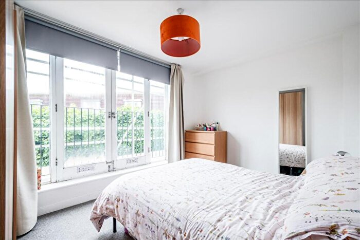 1 Bedroom Apartment For Sale In Mount Pleasant Crescent, Crouch Hill, N4