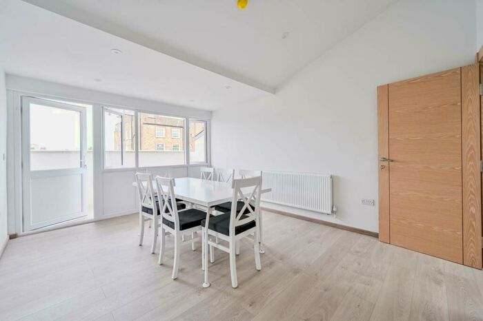 6 Bedroom Flat To Rent In Hoxton Street, Shoreditch, London, N1