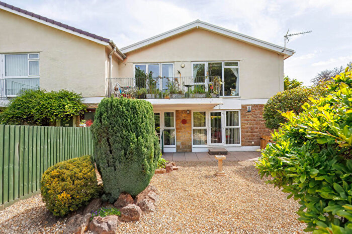 2 Bedroom Apartment For Sale In Dan-Y-Bryn Avenue, Radyr, Cardiff, CF15