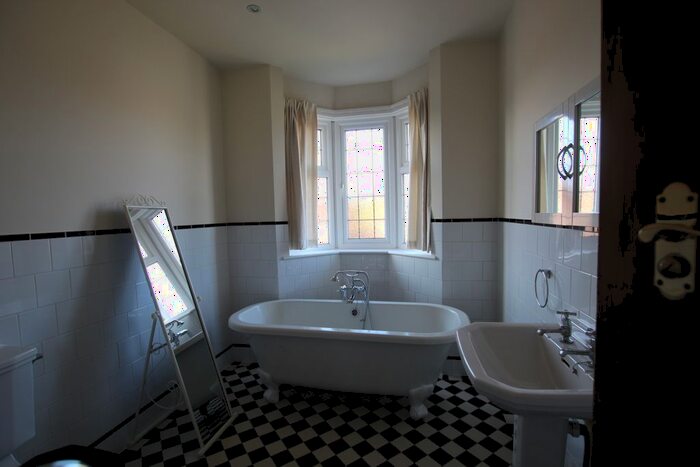 4 Bedroom Semi-Detached House To Rent In Chanctonbury Way, London, N12