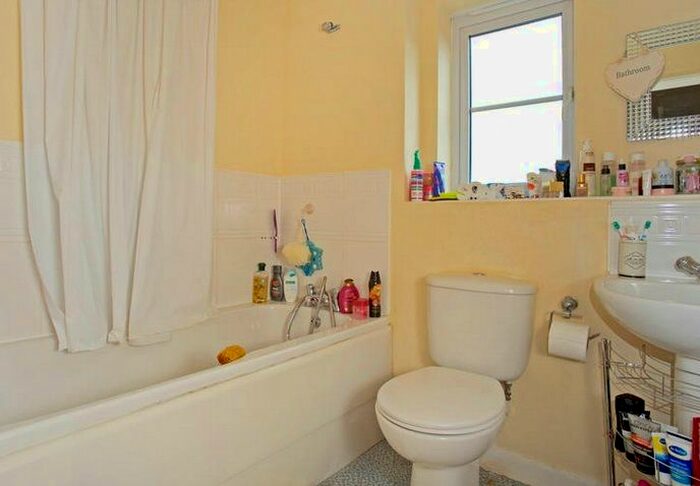 3 Bedroom End Of Terrace House For Sale In Padbury Drive, Banbury, OX16
