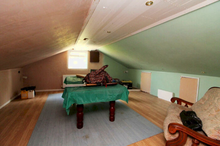 2 Bedroom Semi-Detached Bungalow For Sale In Plaxton Bridge Road, Woodmansey, HU17