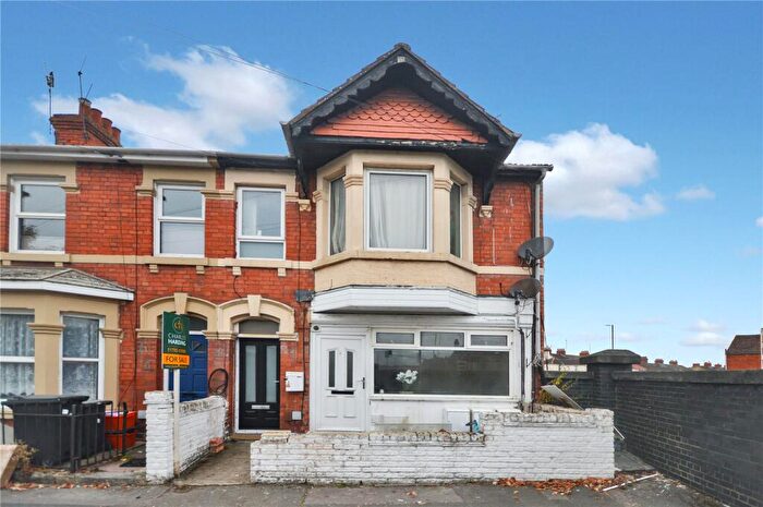 2 Bedroom Apartment For Sale In York Road, Town Centre, Swindon, SN1