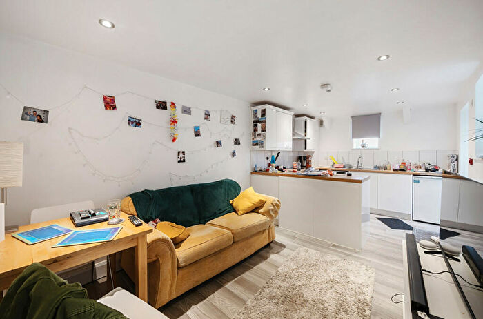 1 Bedroom Flat For Sale In Dragon Parade, Harrogate, North Yorkshire, HG1