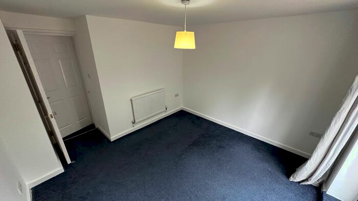 Studio To Rent In Eastern Road, Romford, RM1