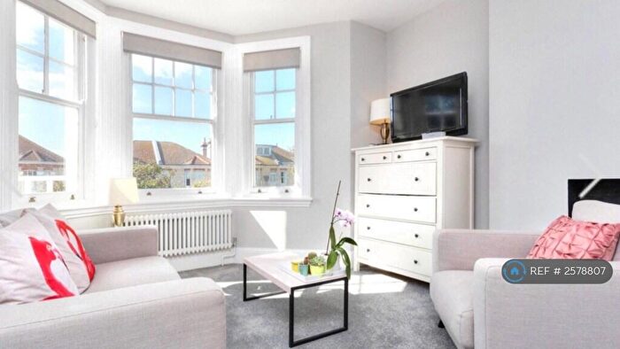 1 Bedroom Flat To Rent In Walsingham Road, Hove, BN3