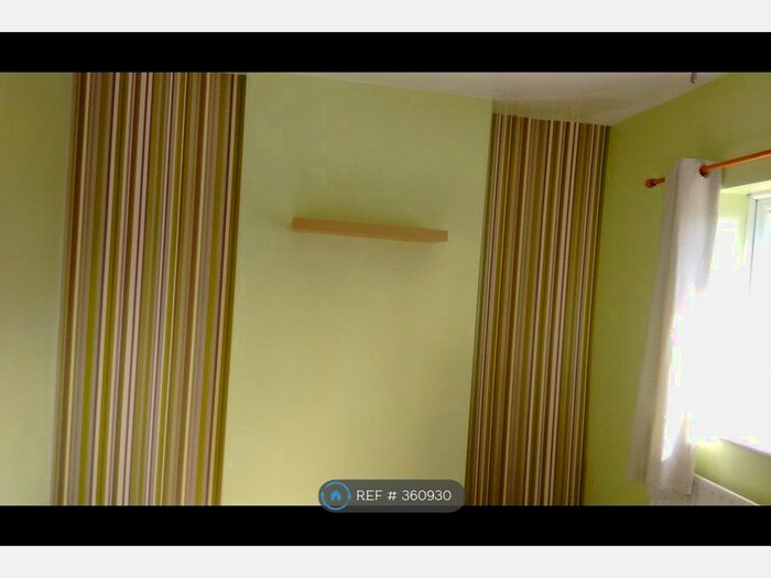 3 Bedroom Terraced House To Rent In Kingsthorpe Grove, Northampton, NN2