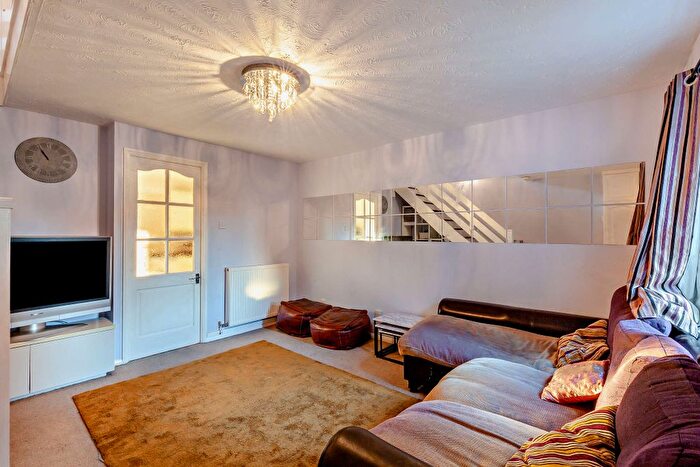 2 Bedroom Terraced House For Sale In Burgess Field, Chelmsford, CM2