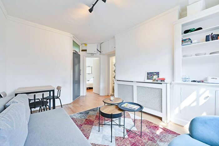 1 Bedroom Flat To Rent In Aldwych Buildings, Camden, London, WC2B